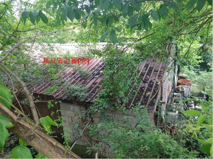 [ 제시외건물(기호 ㉣) ]