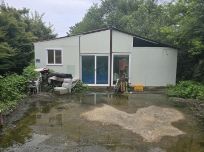 송림리 1135 제시 외 건물(창고)전경