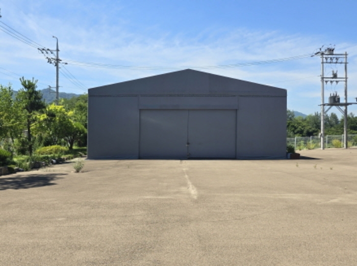 대산리 2418,2419 제시 외 건물 천막식 창고 전경