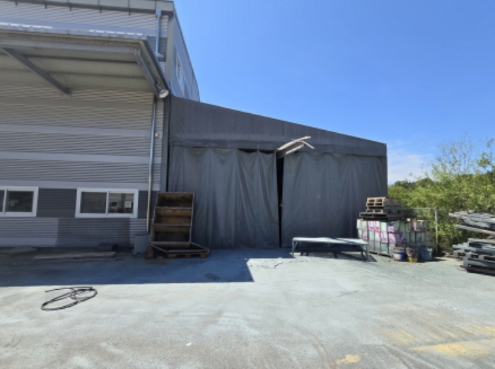 대산리 2418,2419 제시 외 건물 천막식 창고 전경