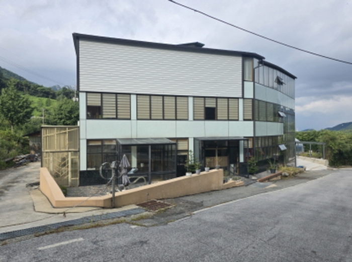 제시 된 건물 3층 전경