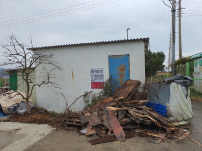 부동산표시 1번지상 제시외건물(도면표시 ㉥)전경 