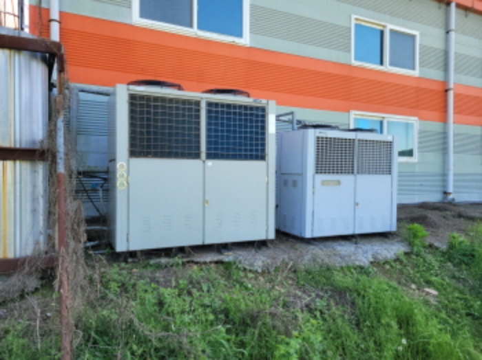 물건12번 건물 후면부에 실외기 전경사진