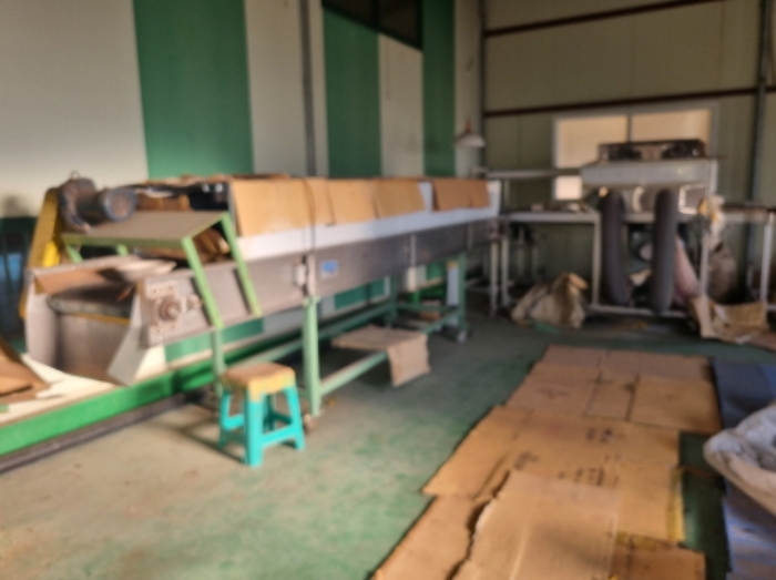 본건 2항 라동 남서측에 위치한 제시외 건물(별지도면상 `ㄴ`)의 내부 모습