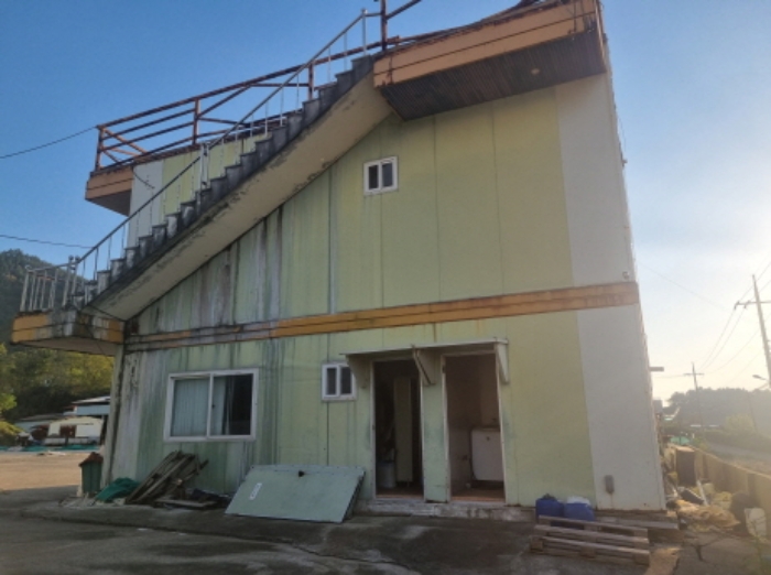 본건 1항 북측에 위치한 본건 2항 바동 동측 전경