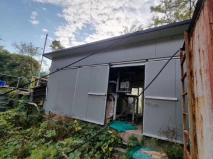 본건 1항 서측에 위치한 제시외 건물(별지도면상 `ㅁ`)의 내부 모습