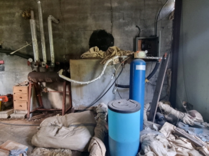 본건 2항 마동 남측 조립식구간의 내부 모습 (내부에 보일러가 소재함)