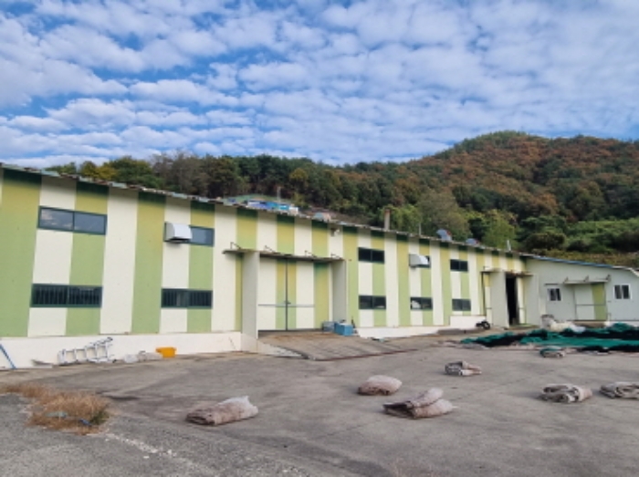 본건 2항 라동 전경