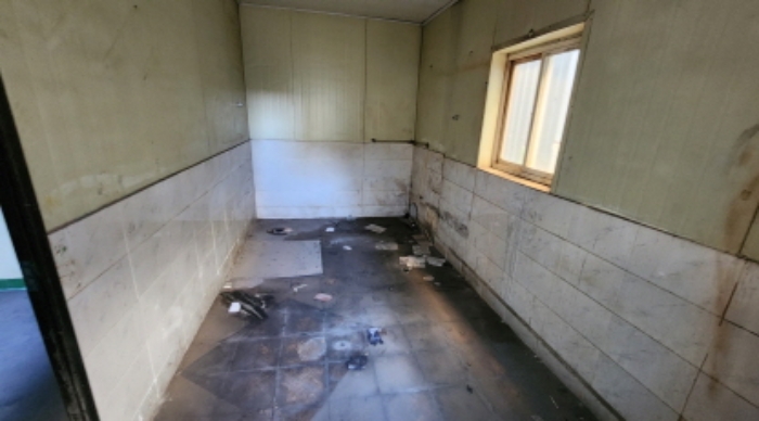 목록2 건물 외벽에 연결된 제시 외 구조물(내부)