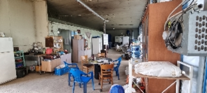 장수 계남 침곡 1364-11,-16,산11-8  지상 제시외 비닐하우스시설물 내부 주거용 이용중인 부분(좌측)사진