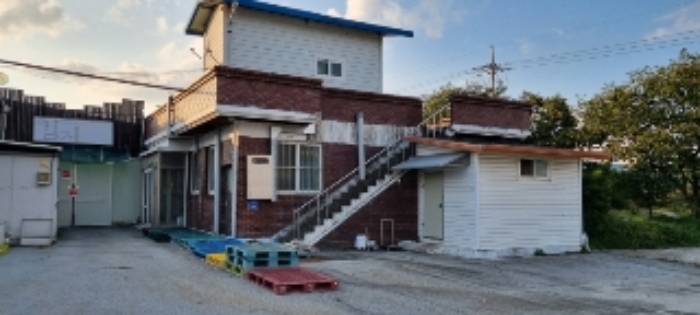 남원 운봉 행정 260-1,-7,324-2,323-5 단층 사무실 및 냉동창고(좌측부분)사진