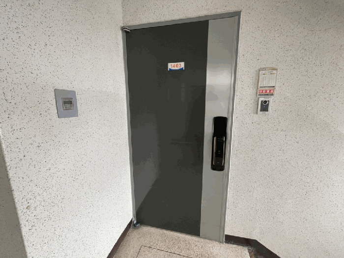 대상물건 외부 (출입문) 전경