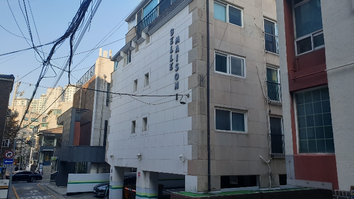 본건 소재 건물 전경