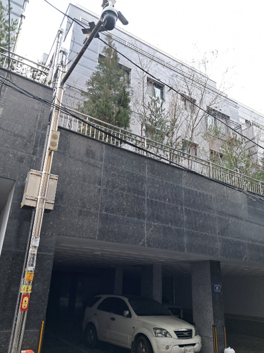 남측에서 촬영한 형지그레이스 제비동 전체부분