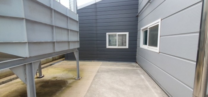 목록2 토지 및 목록2 토지 소재 (제시외 건물) 검은색 건물