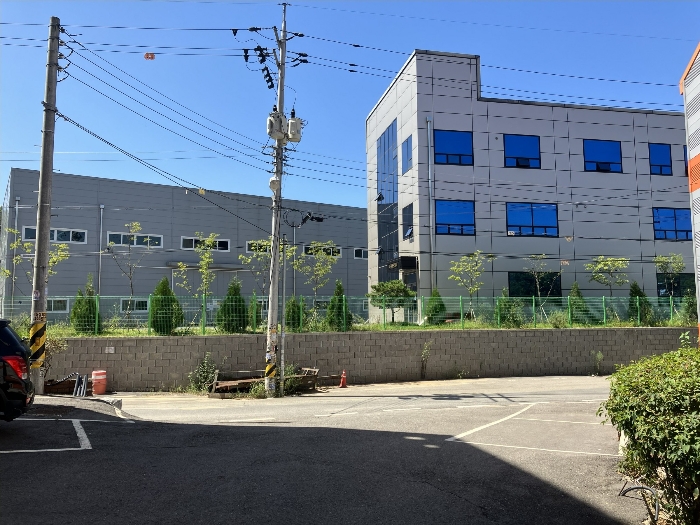 동측에서 본 본건