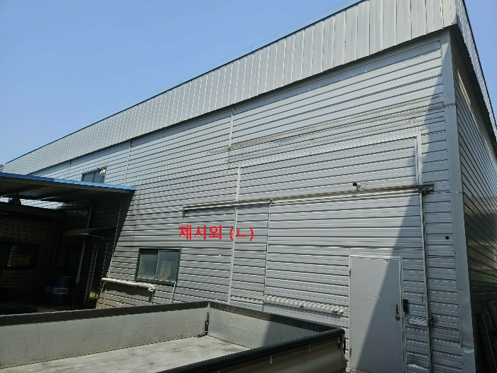 본건 건물 기호3과 제시외 (ㄴ) 부분