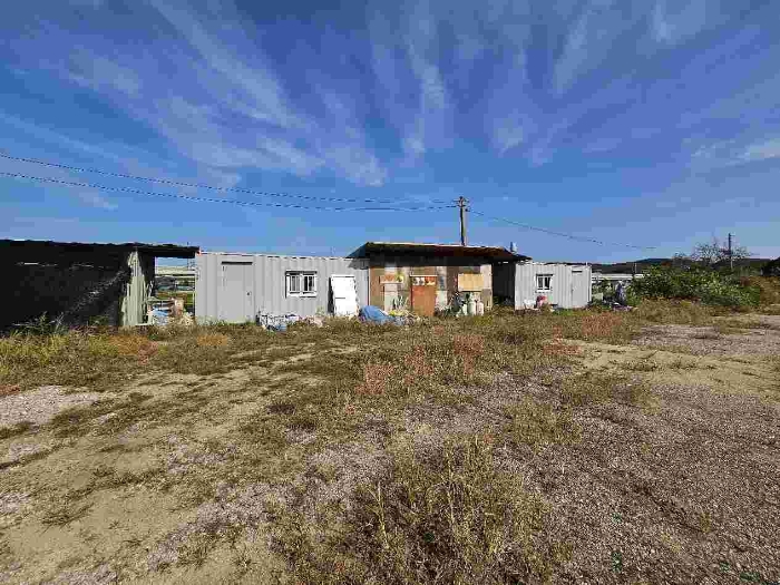 제시 외 가건물(창고) 및 컨테이너 박스 전경