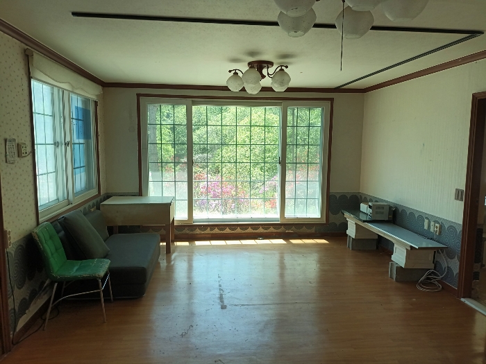 건 물 (1층 내부)