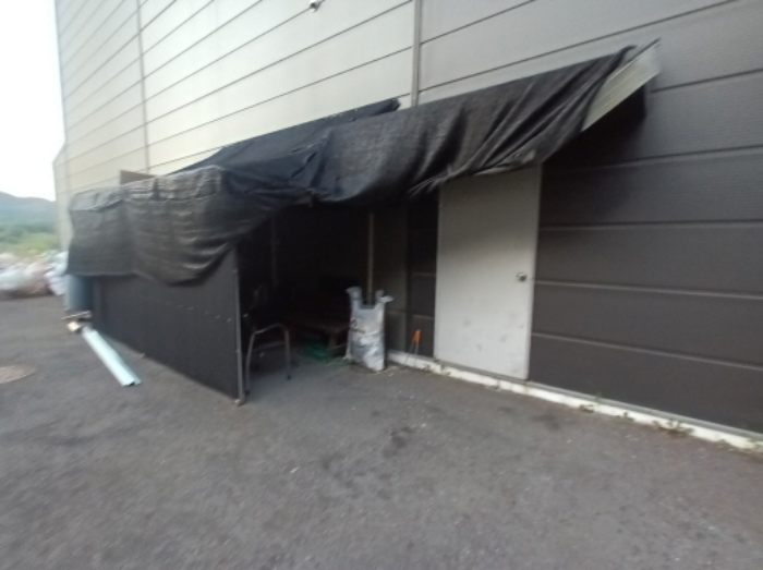 제시외 건물3(목록2 서쪽 차양) 모습