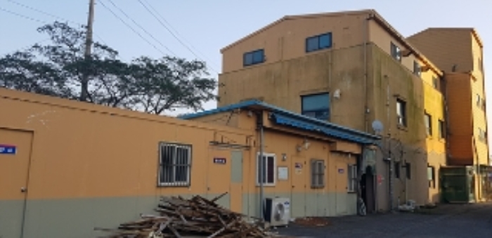 2번 부동산(리모델링공사 중) 부속건물 장례식장 전경