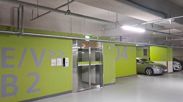 본건 104동 공동출입구