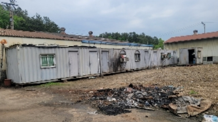 본건3 일부 위 지상 제시외 컨테이너