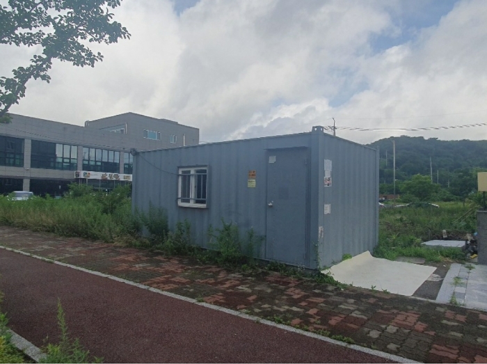 본건 소재 컨테이너