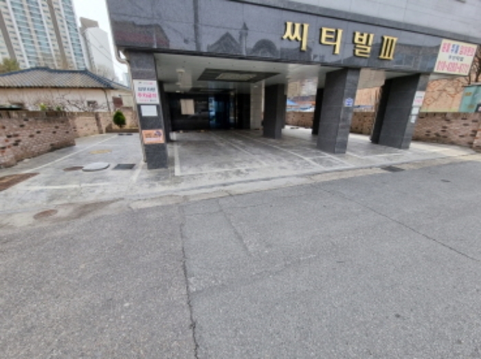 목록2. 1층 주차장, 공동출입문