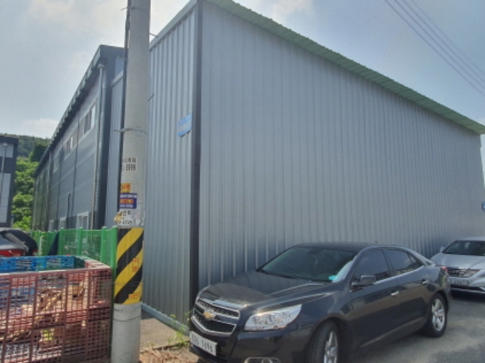 현장사진(토지, 건물후면 전경)