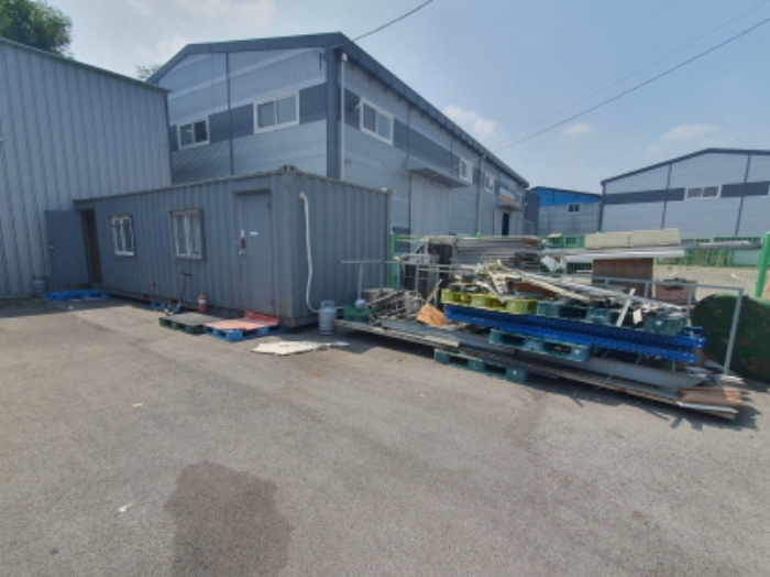 현장사진(제시외 건물 콘테이너)