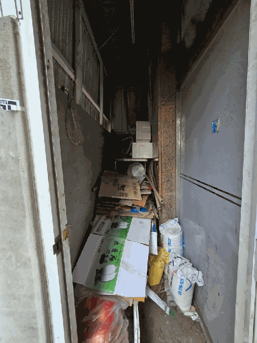 【 제시외건물 ㄱ) 내부 】