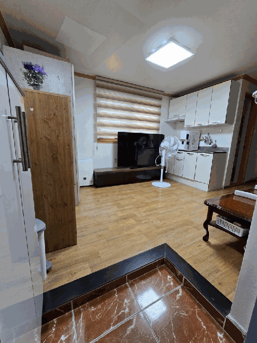 【 제시외건물 ㄷ) 내부 】