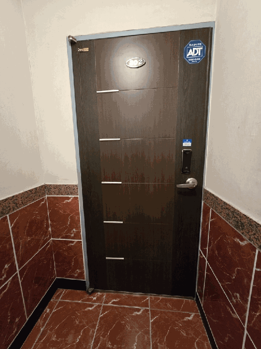 【 일련번호 가) 3층 302호 현관 】