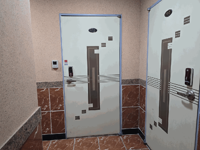 【 일련번호 가) 2층 201호 현관 】