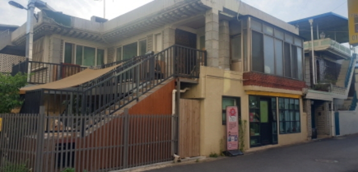 이 사건 부동산 전경(동쪽에서 서쪽방향으로 촬영)