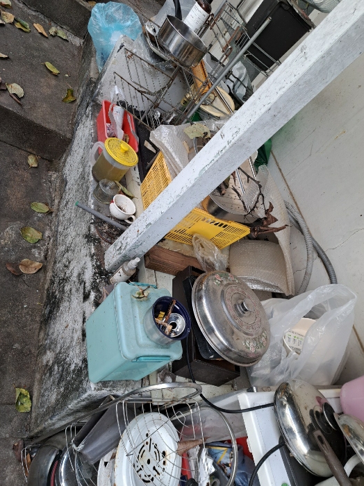 본건전경(제시외㉡ 지하실 출입구)