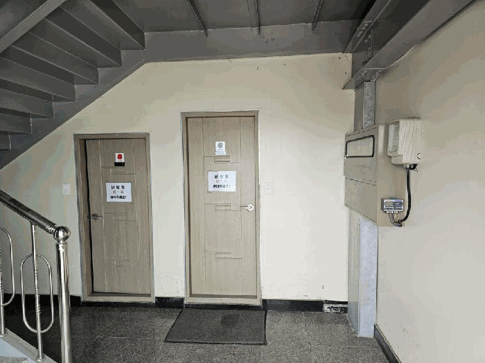 본건 기호(2) 내부 전경(1층 화장실)
