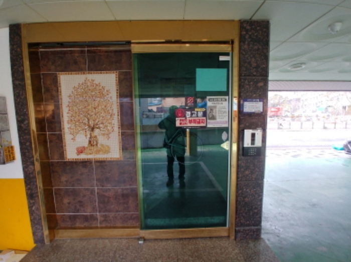 1층 공동출입구 부분