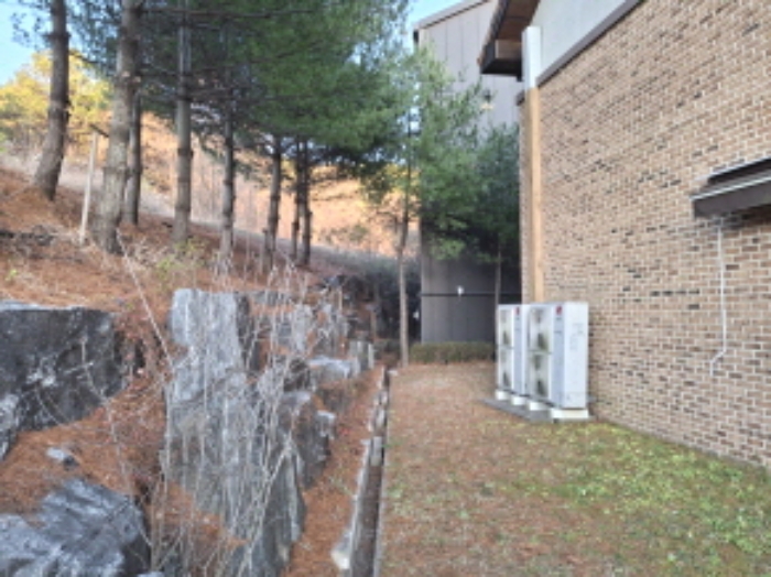 건물 뒷쪽 모습3