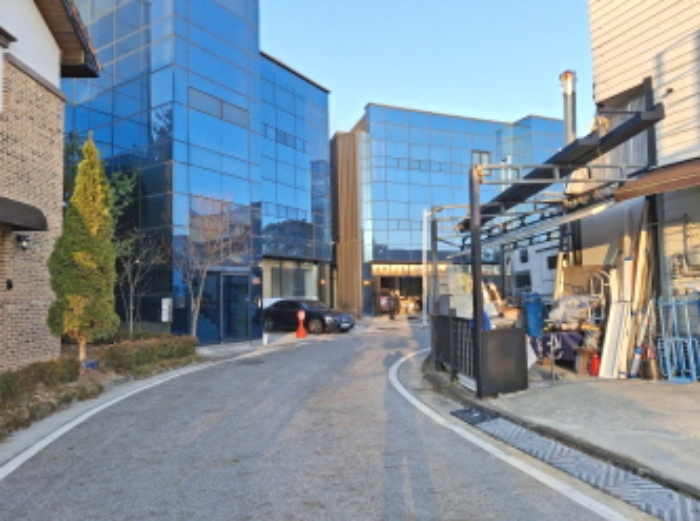 주변 도로 모습2