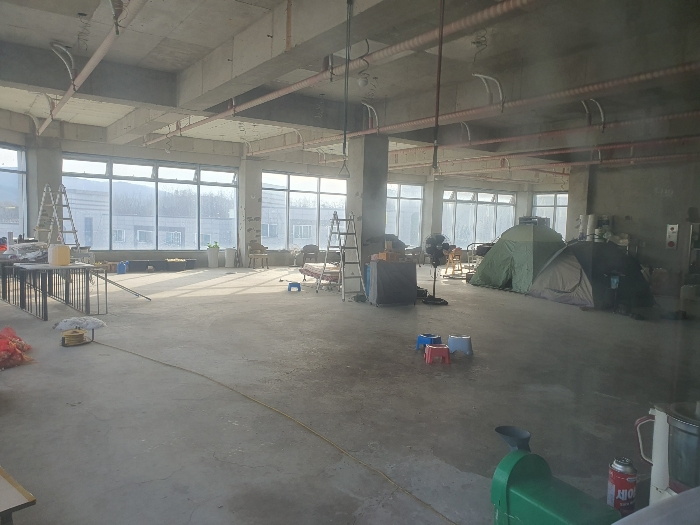 본건 203호 전경