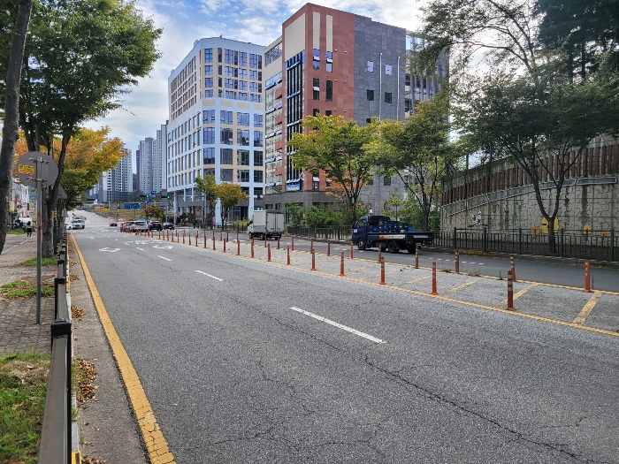 남측도로 및 주위환경