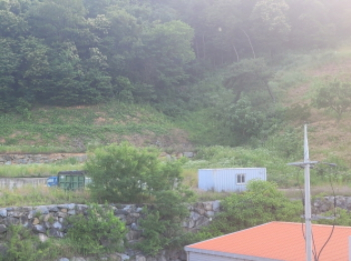 경북 성주군 성주읍 학산리 12-1 목적물 소재지에 제시 외 컨테이너 1동 존재함.