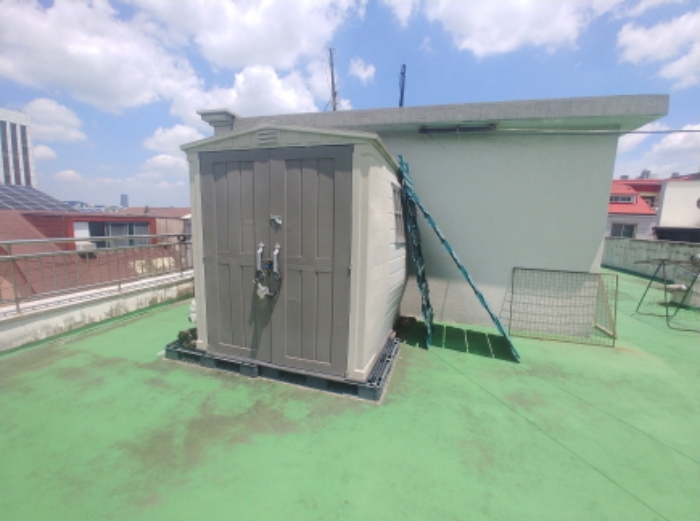 옥상 물품창고 모습1