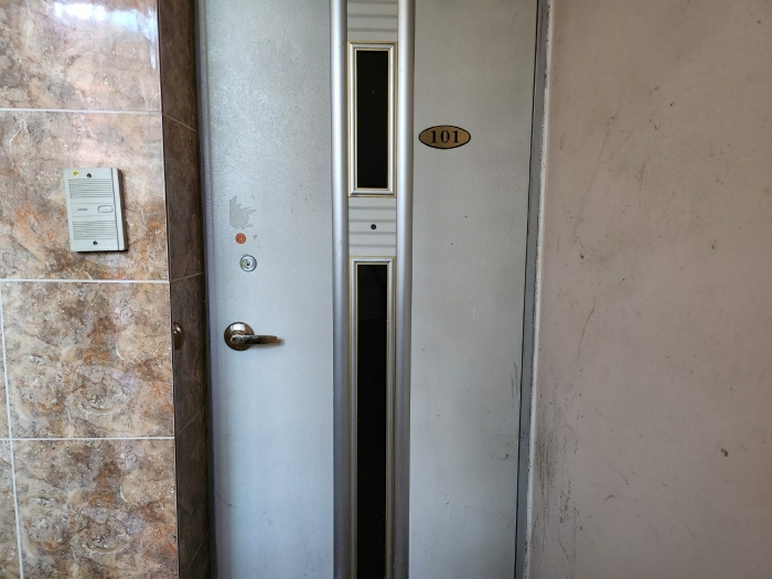 제시외건물 ㉠ 출입문