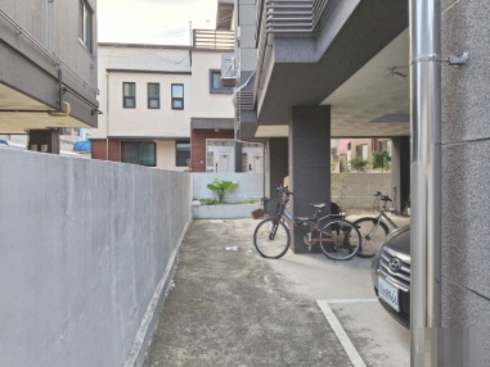 건물 뒷쪽 모습