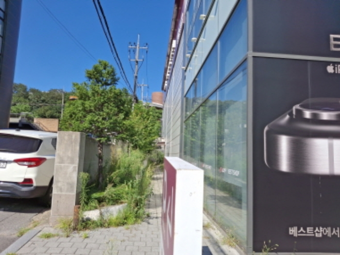 건물 좌측 모습
