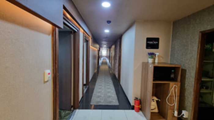 객실 및 복도 2.