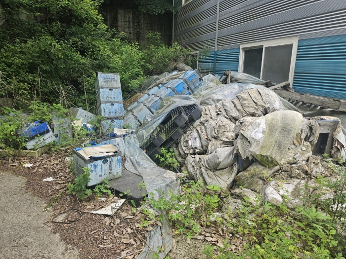 기호1 지상 적치물